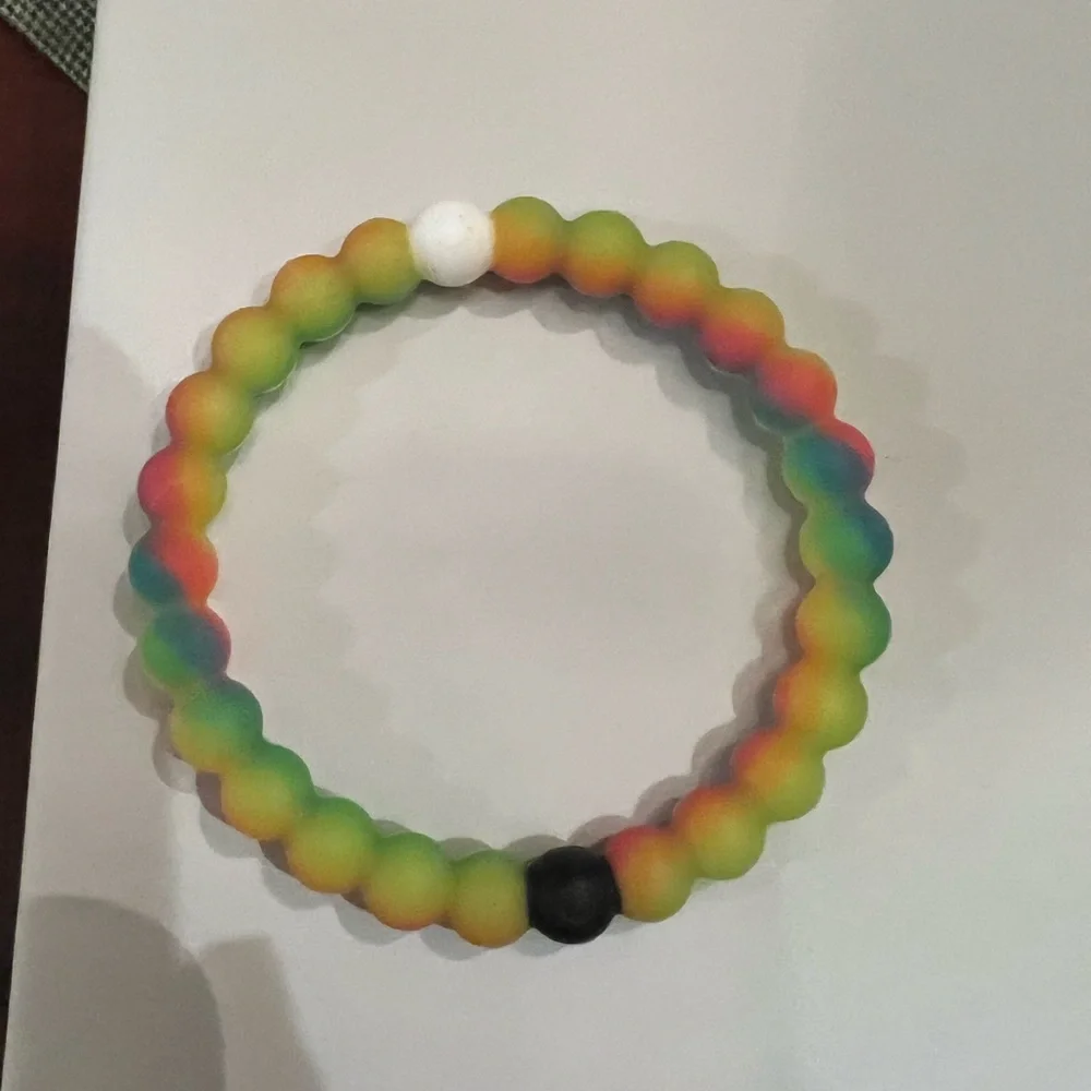 Lokai - 11 Bracelets